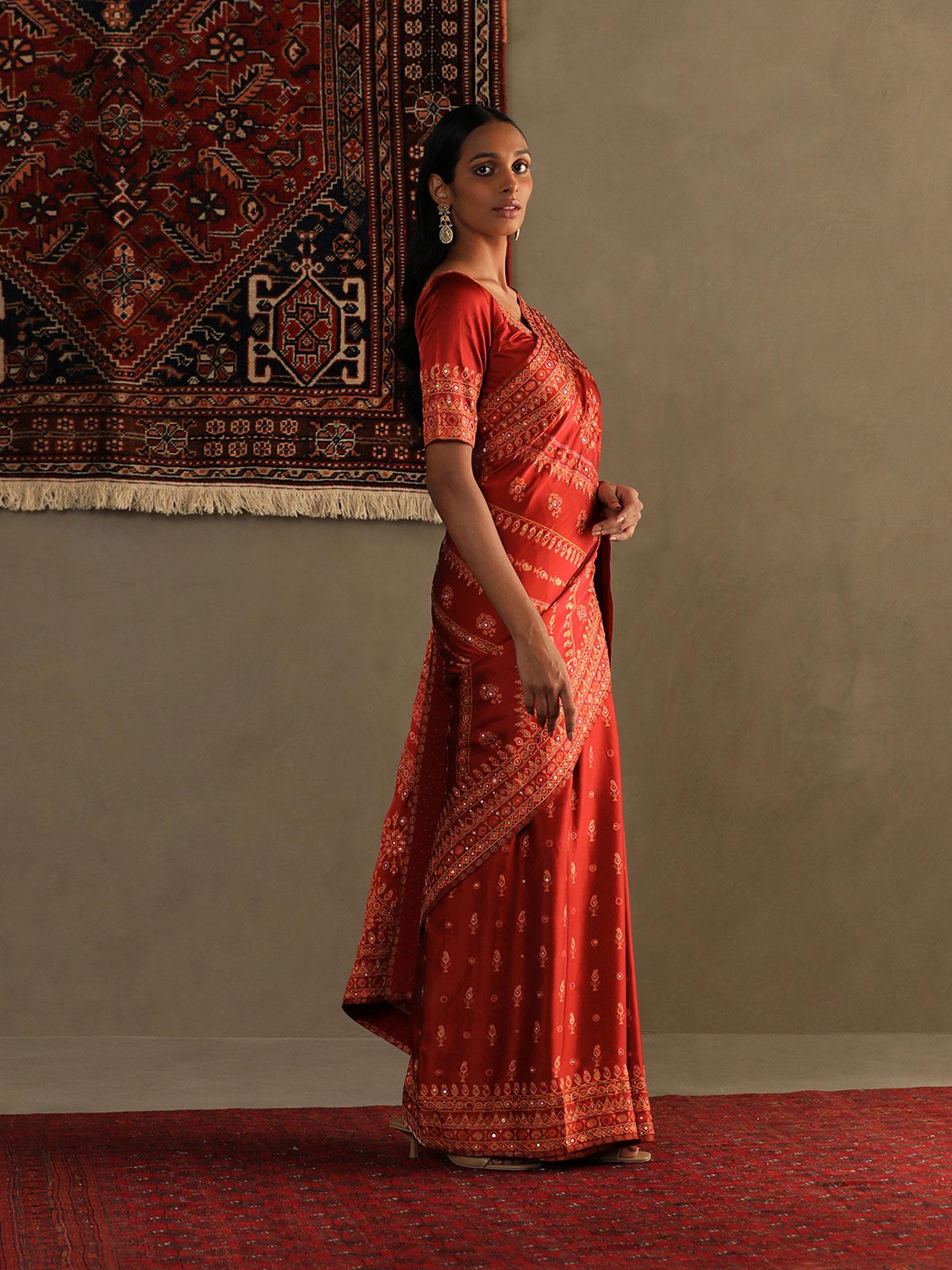 Lava Red Darpan Saree With Unstitched Blouse - Image 3